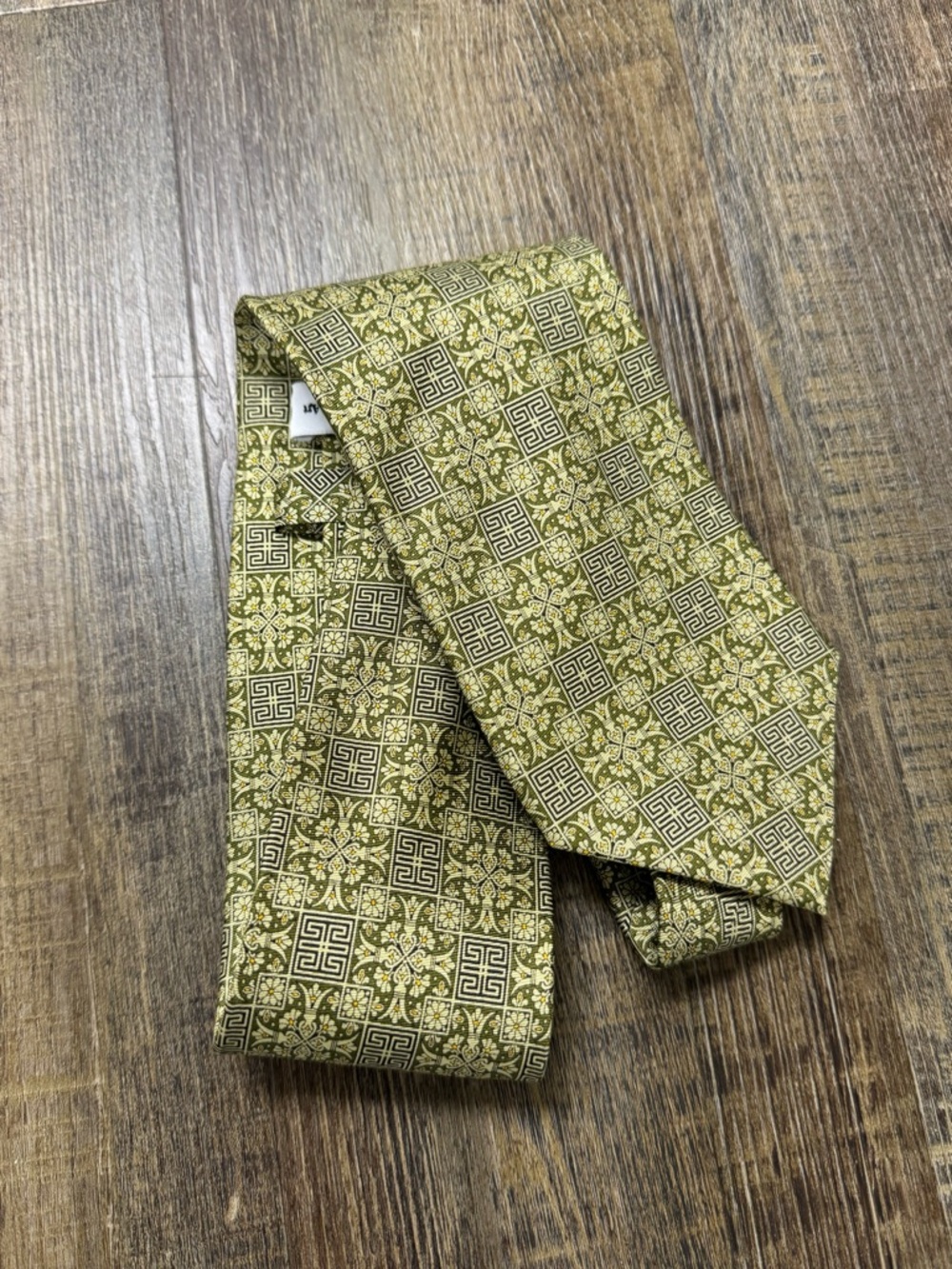 The Metropolitan Museum Of Art Men's Olive Green Medallion Patterned Silk Tie